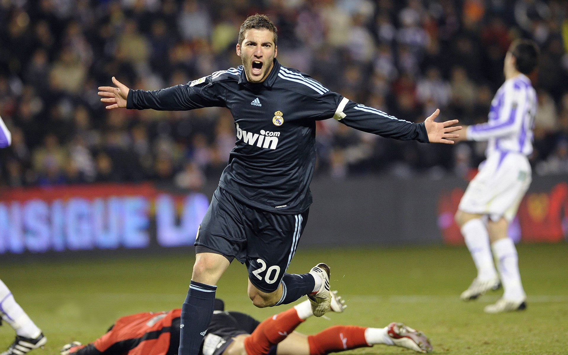 “亲子跑步新时代，牛仔3K亲子跑香港掀起运动热潮”