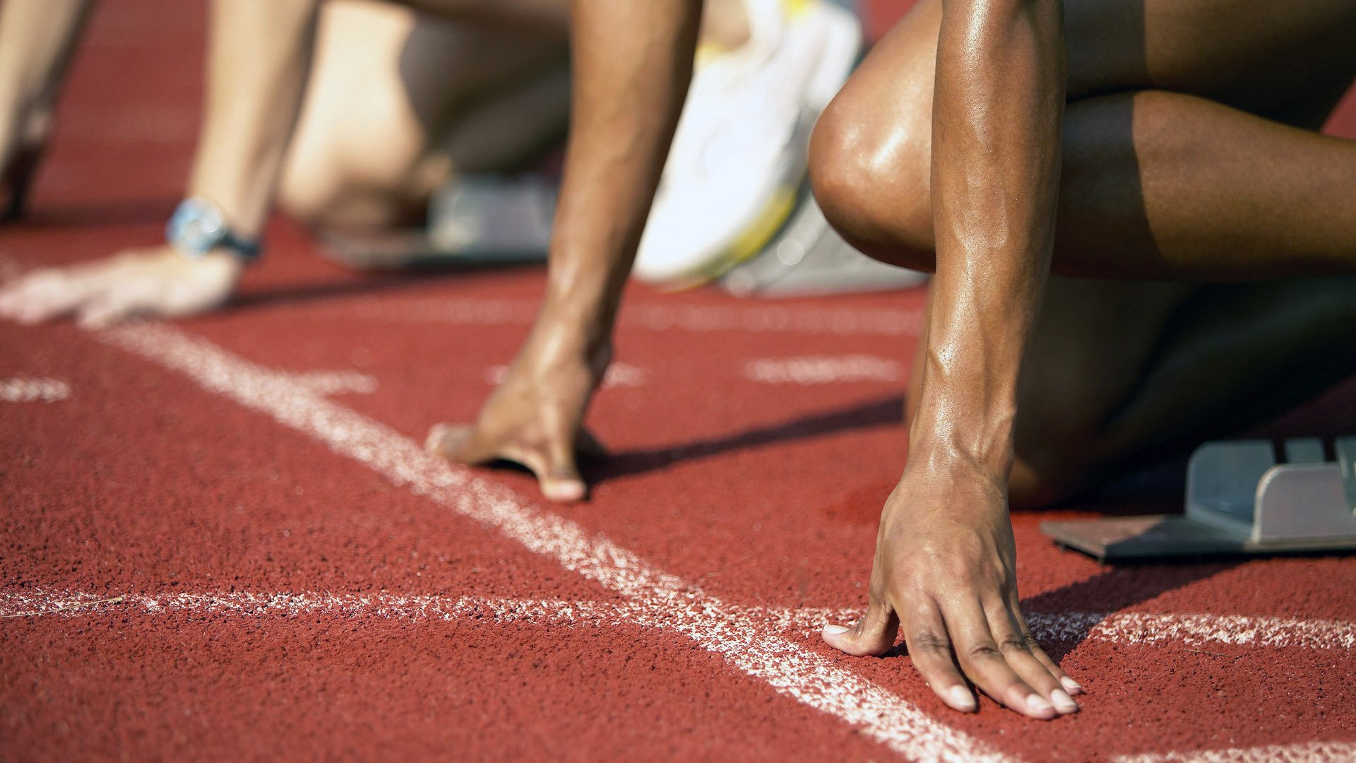 奥斯马尔·奥尔韦拉跳板动作精准无误，奥马尔·奥尔蒂斯